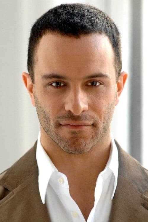 Aaron Costa Ganis photo