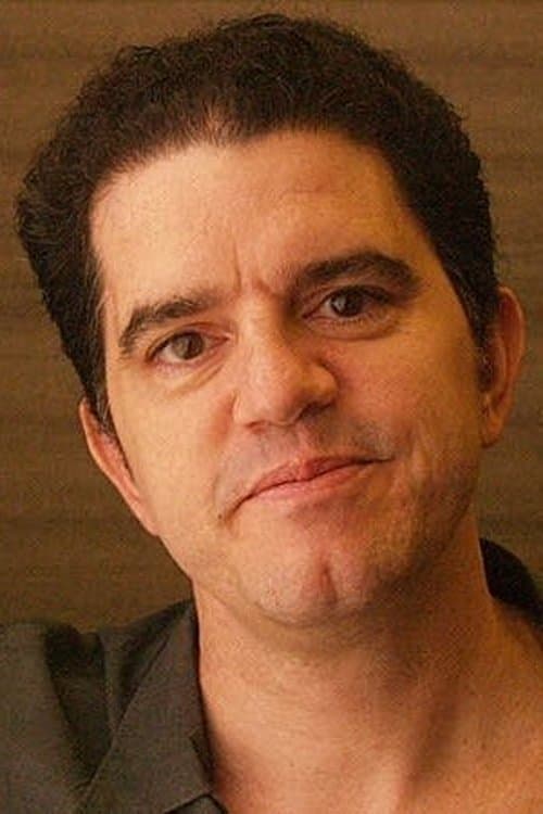 A portrait of Aaron Schneider
