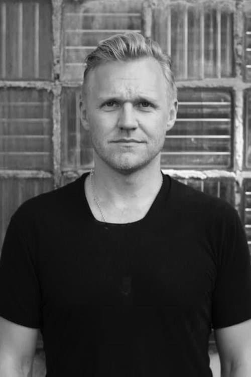 A portrait of Adam Berg