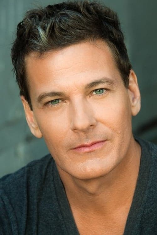 Adam Storke photo