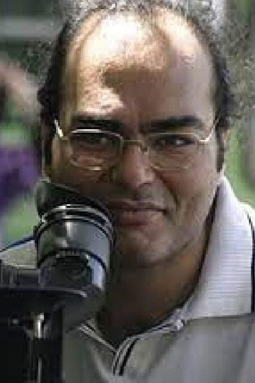 A portrait of Afshin Sadeghi