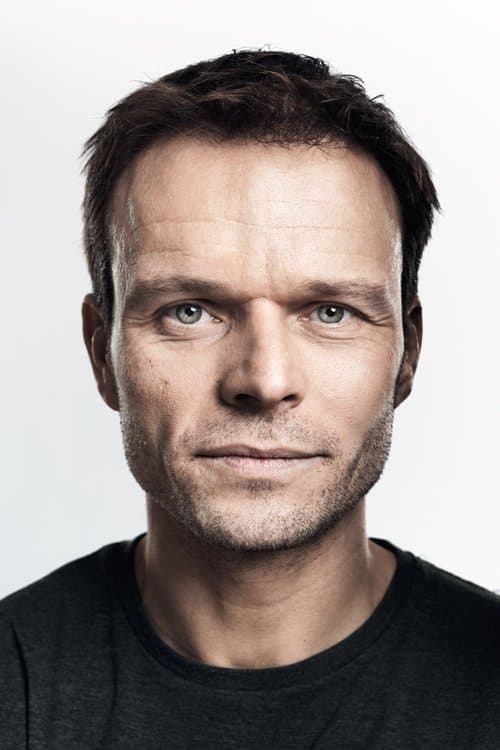 Alec Newman photo