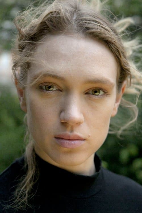 Alena Yiv photo