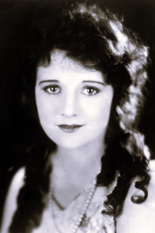 Alice Day photo