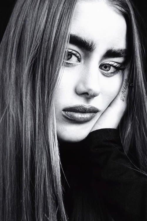 Alli Hart photo