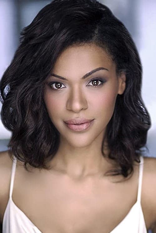 Alvina August photo