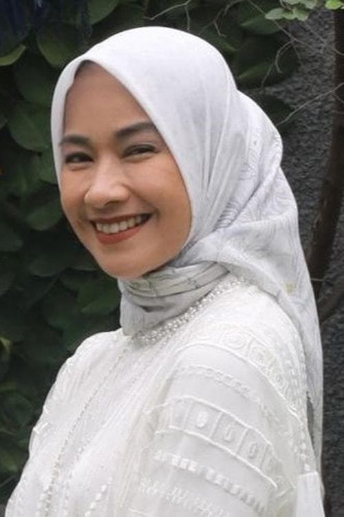 Alya Rohali photo