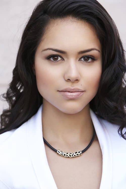 Alyssa Diaz photo