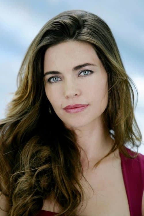 Amelia Heinle photo
