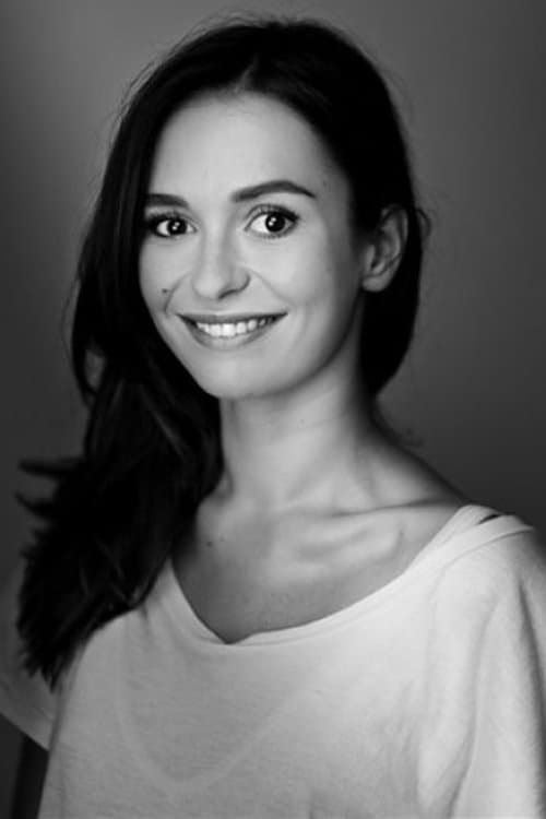 A portrait of Anaïs Tellenne