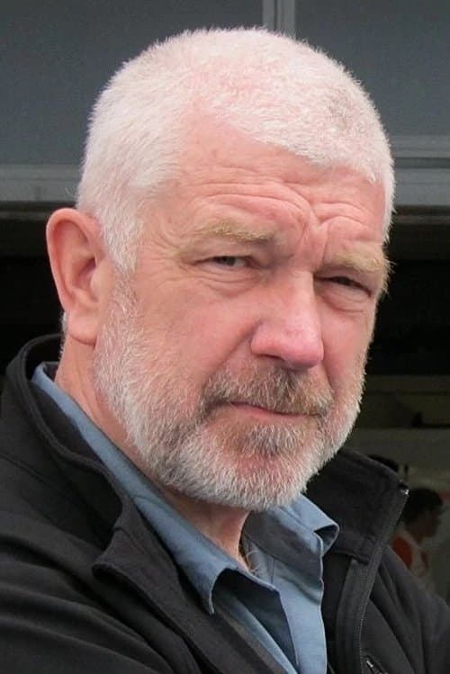 A portrait of Andy Armstrong