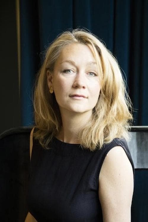 Anna Hope photo