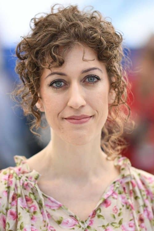 A portrait of Annie Silverstein