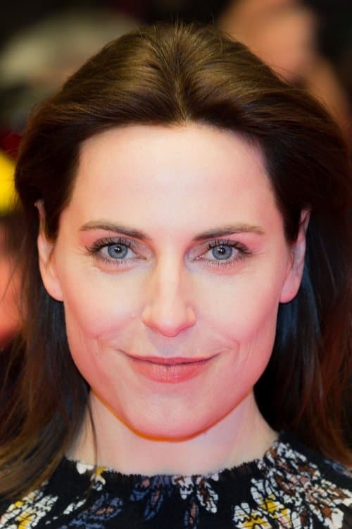 Antje Traue photo