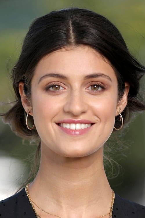 Anya Chalotra photo