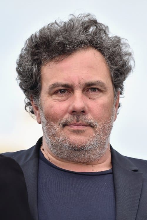 A portrait of Arnaud Larrieu