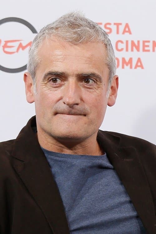 A portrait of Asier Altuna