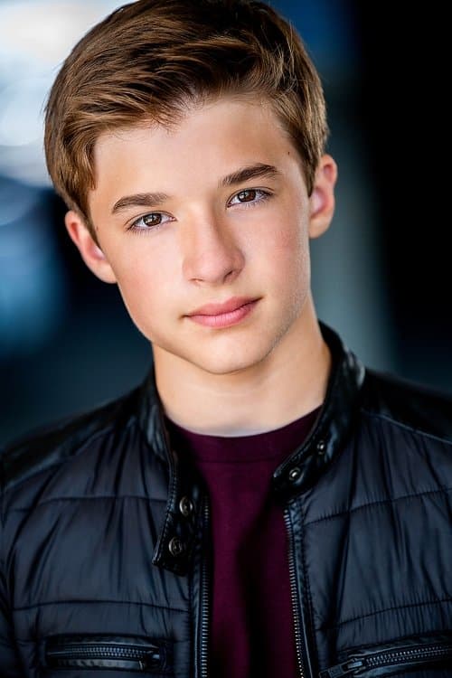 Avery Esteves photo