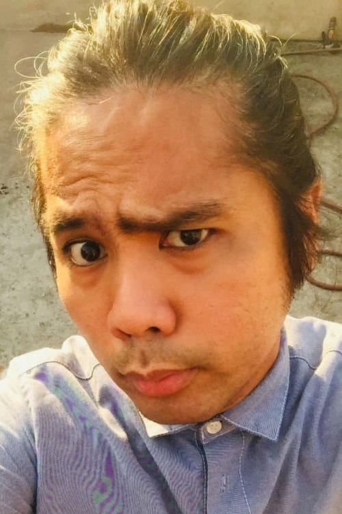 A portrait of Avid Liongoren