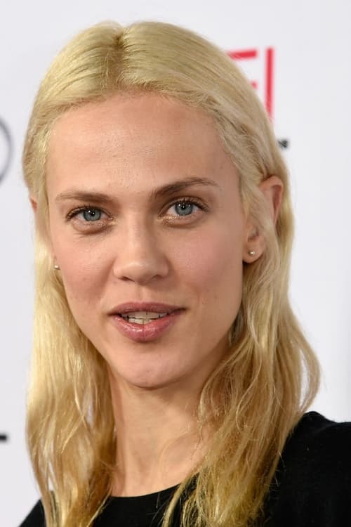 Aymeline Valade photo