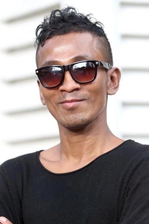 Azmi Black photo