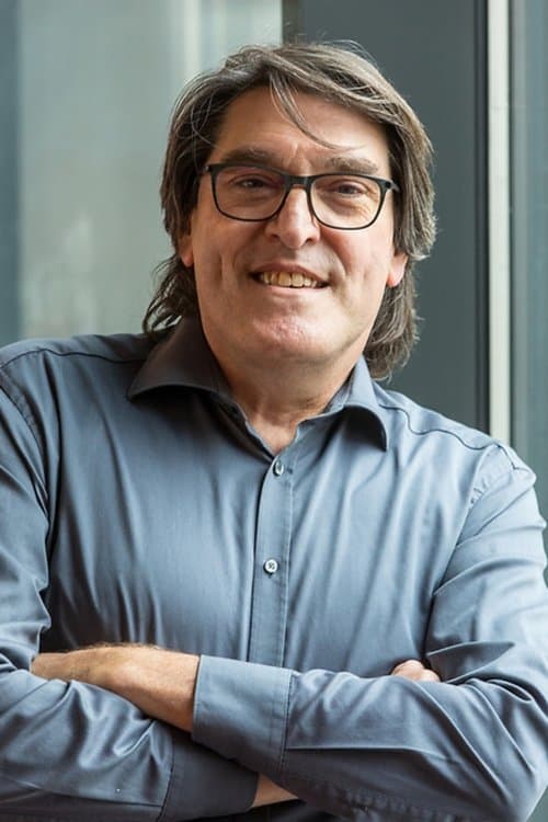 A portrait of Bart van Leemputten