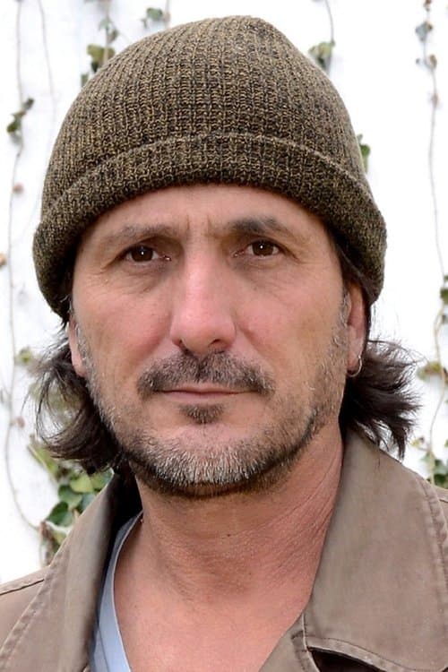 A portrait of Batan Silva