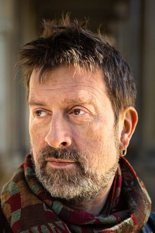 A portrait of Ben Hopkins