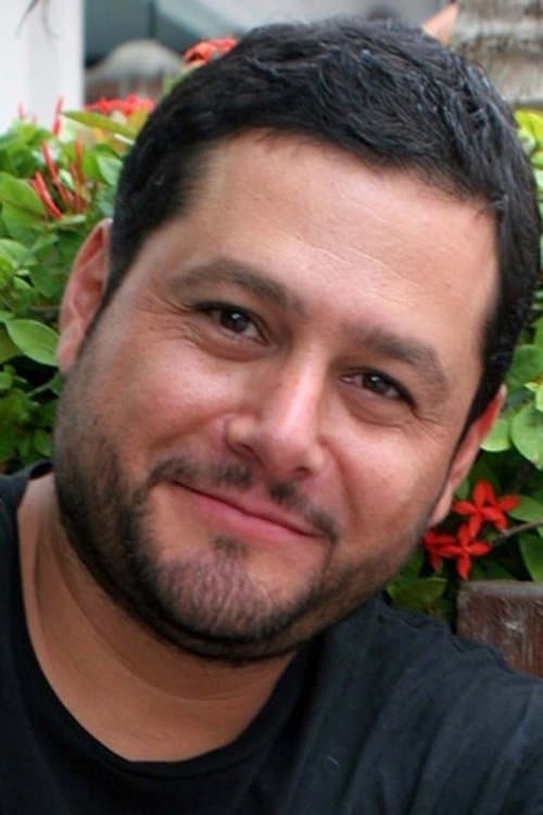 A portrait of Beto Gómez
