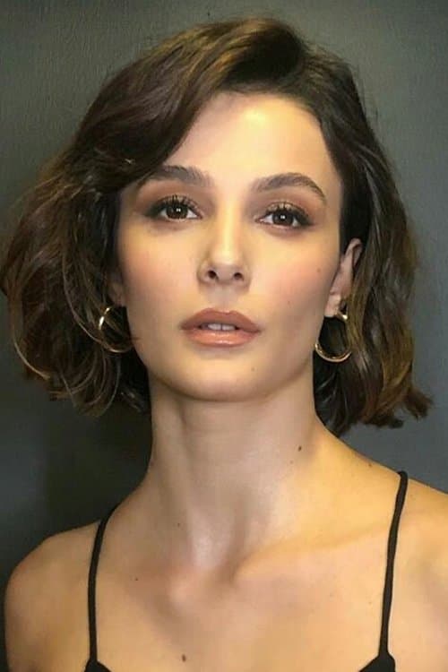 Büşra Develi photo