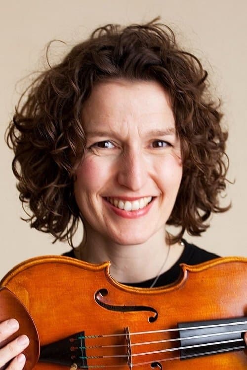 Caroline Dale photo