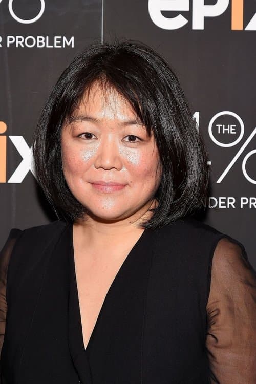 A portrait of Caroline Suh