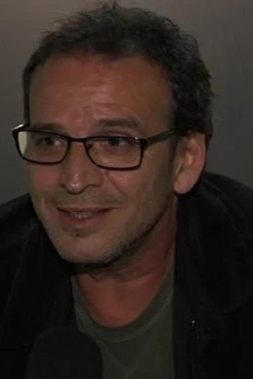 A portrait of César Rodrigues