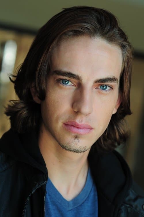 Chase Ellison photo