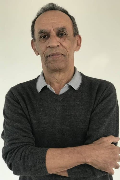A portrait of Chico Sant'anna