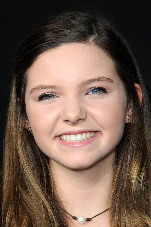 Chloe Csengery photo