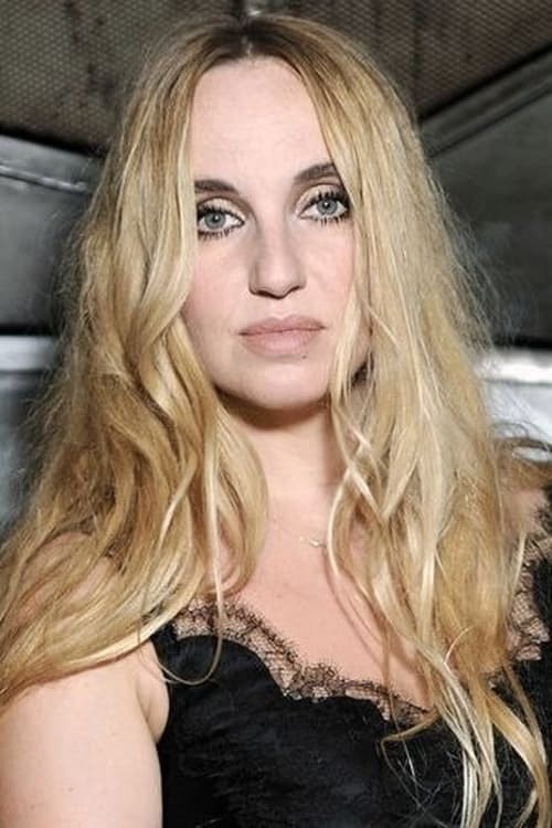 Chloé Mons photo