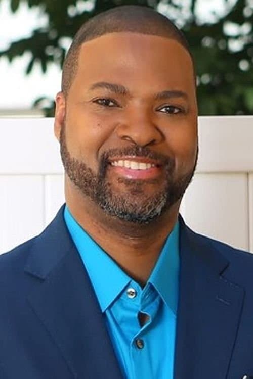 A portrait of Christopher Nolen