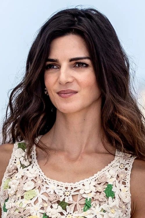 Clara Lago photo