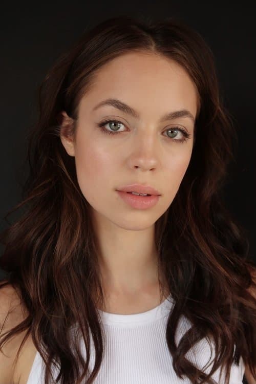 Claudia Sulewski photo