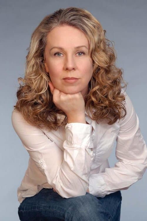 A portrait of Courtney Hunt