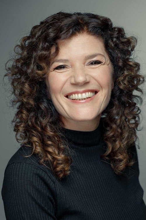 A portrait of Dainara Toffoli