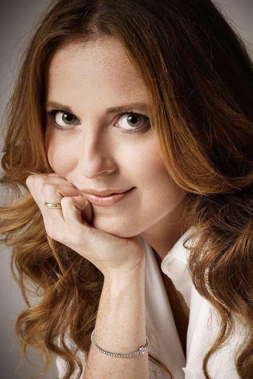 Daisy Donovan photo