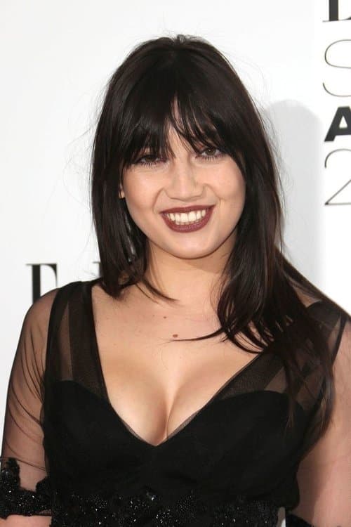 Daisy Lowe photo