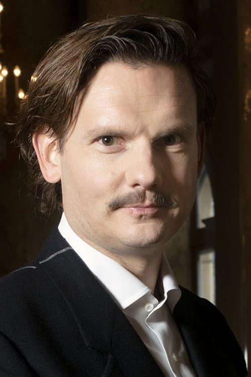 A portrait of Daniel Hoesl