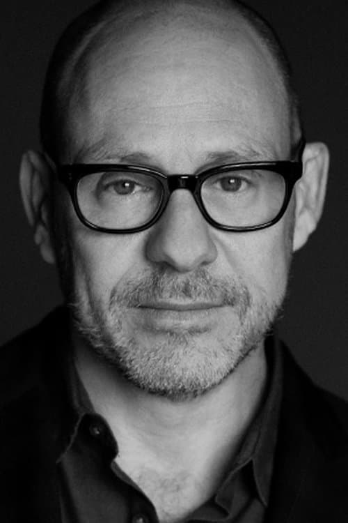 A portrait of Daniel Sackheim