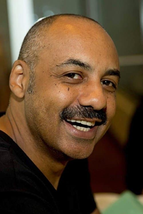 A portrait of Darin Scott