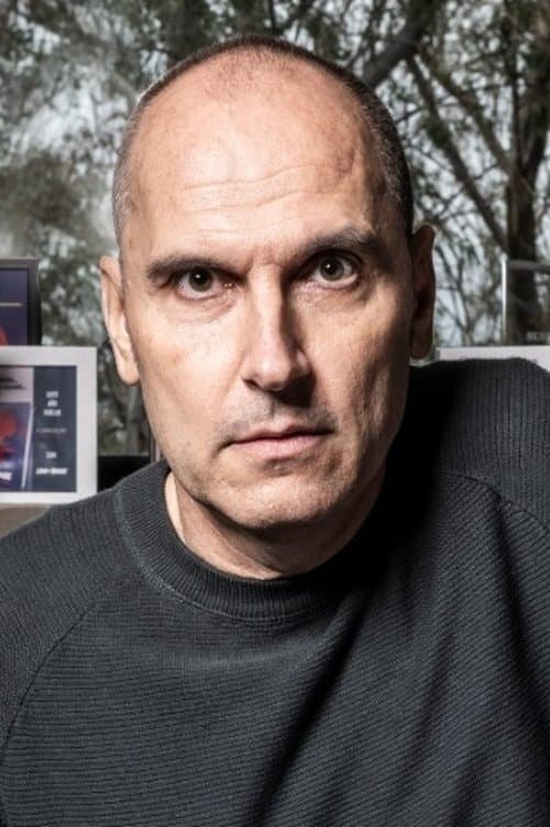 A portrait of David Marqués