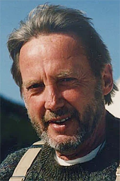 A portrait of Derek Vanlint