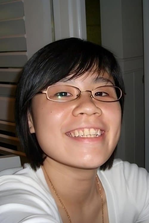 A portrait of Dinna Jasanti